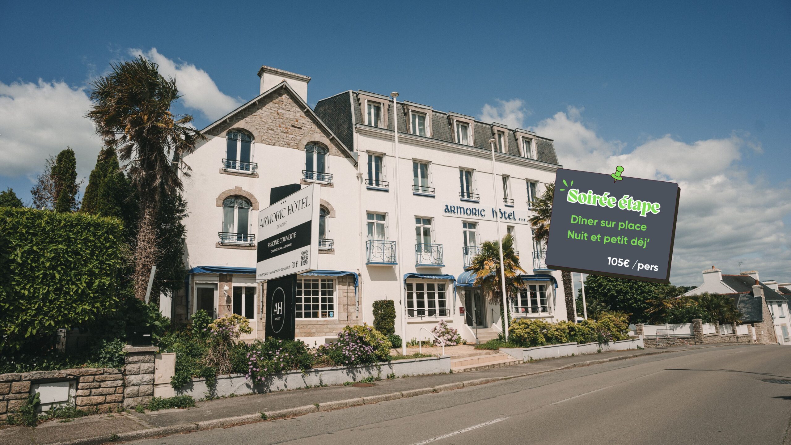 Façade de l’Armoric Hôtel à Bénodet sous ciel bleu